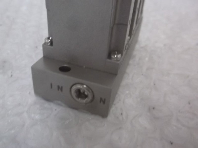 SMC NARM1000-4A1-N01G REGULATOR MFLD W/GAUGES  NSNP