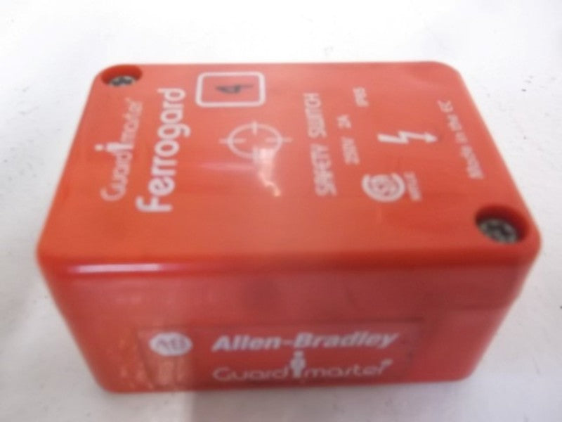 GUARDMASTER 440N-G02008 SER. A  FERROGARD SAFETY SWITCH  UNMP