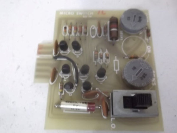 MICRO SWITCH FE-L0G5R PHOTOELECTRIC LOGIC BOARD  NSMP