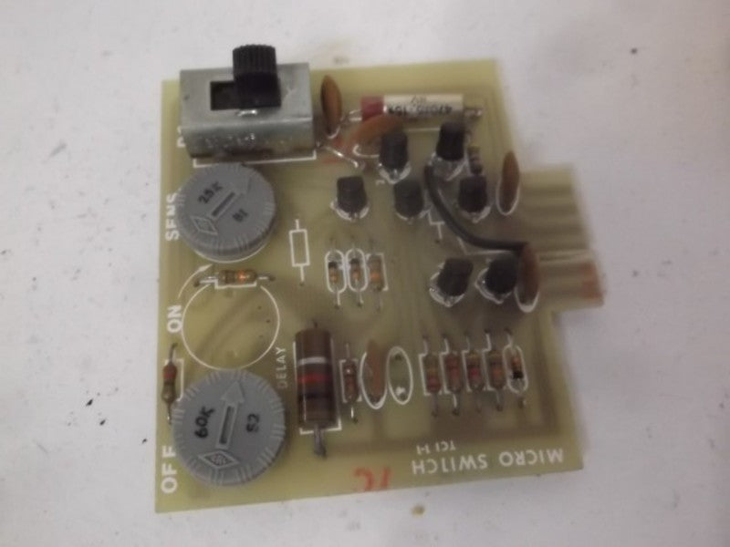MICRO SWITCH FE-L0G5R PHOTOELECTRIC LOGIC BOARD  NSMP