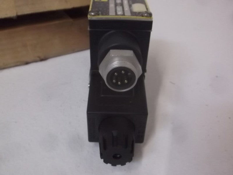 PARKER D1VW1C56Y40 DOUBLE FLOW CONTROL VALVE  NSMP