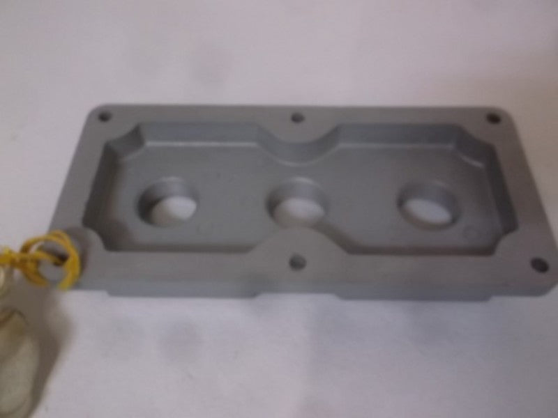 APPLETON EFKL3H-Q 3 DEVICE COVER 3/4" HOLES  NSNP