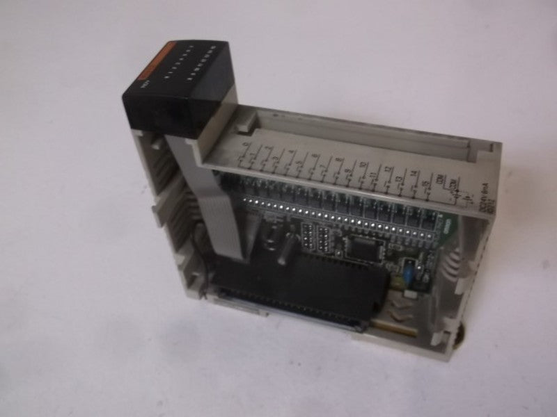 OMRON CQM1-ID212 INPUT MODULE 16-POINT * USED *