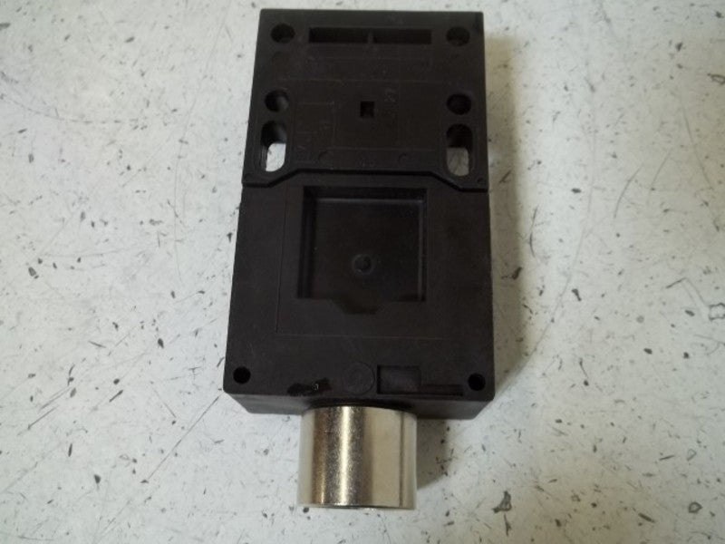 SCHMERSAL AZ 16-12ZVK-M20 SAFETY SWTICH  UNMP