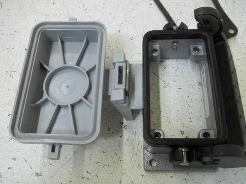 THOMAS & BETTS PB410 PANEL MOUNT BASE  NSNP