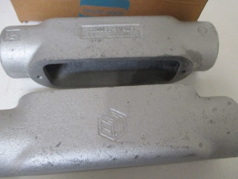 LOT OF 2 CROUSE-HINDS C-448 CONDUIT BODY 1-1/4" NSMP