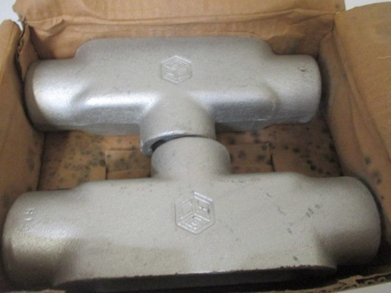 LOT OF 2 CROUSE-HINDS TB448 CONDUIT BODY 1-1/4" NSMP