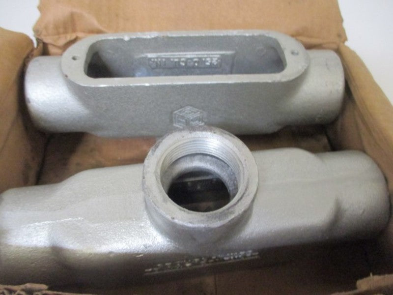 LOT OF 2 CROUSE-HINDS TB448 CONDUIT BODY 1-1/4" NSMP