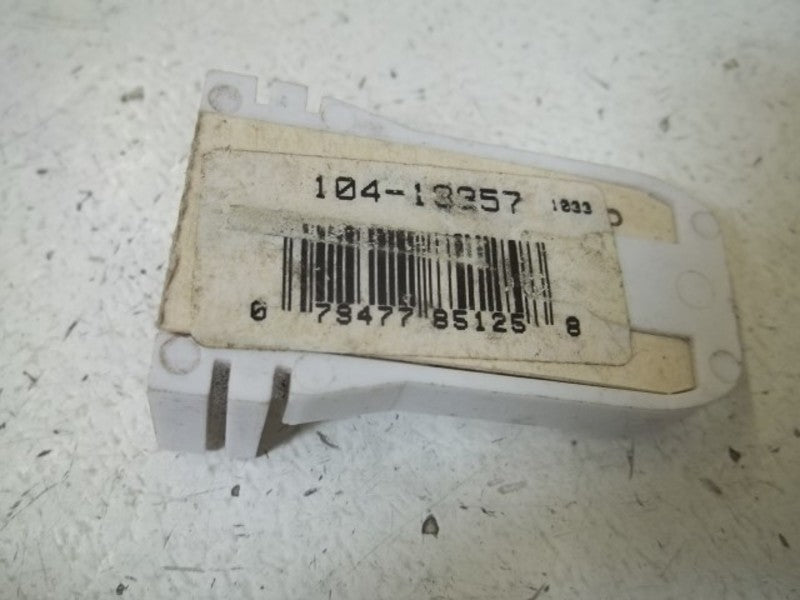 LEVITON 104-13357-N LAMPHOLDER PEDESTAL BASE  NSNP
