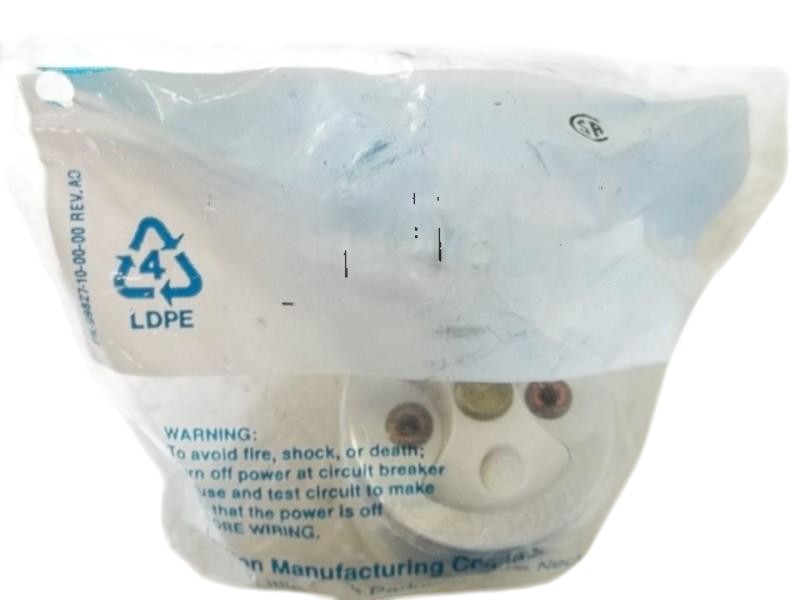 LEVITON 000-08681 PORCELAIN SOCKET EXTENDER  NSMP