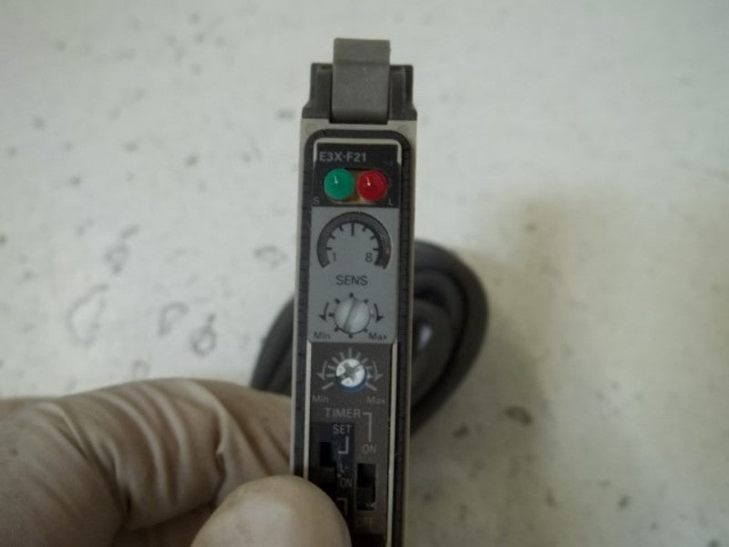 OMRON E3X-F21 PHOTOELCTRIC SWITCH  UNMP