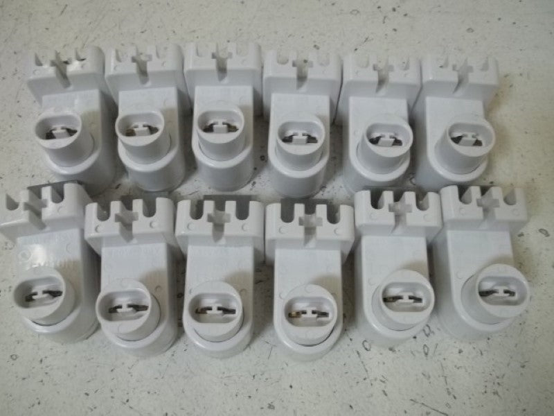 LOT OF 12 LEVITON 464 LAMP HOLDER NSNP OUT OF A  BOX