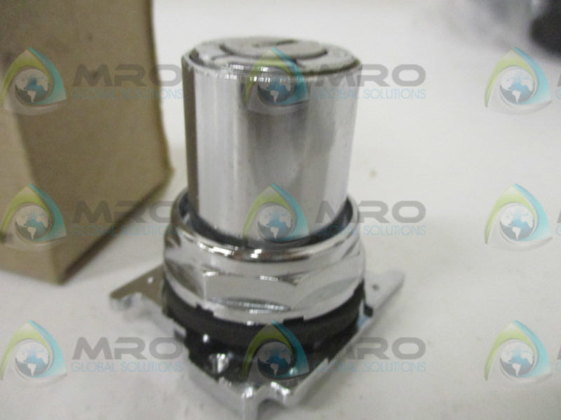CUTLER HAMMER 10250T15237H620 SELECTOR SWITCH (MISSING ACCESSORY)  NSMP