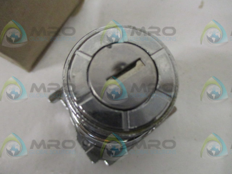 CUTLER HAMMER 10250T15237H620 SELECTOR SWITCH (MISSING ACCESSORY)  NSMP