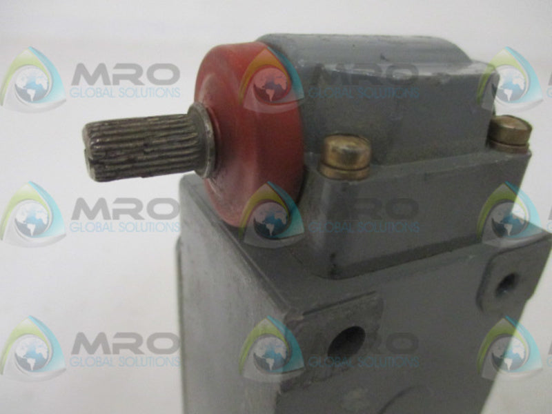 CUTLER HAMMER 10316H3432C TYPE L LIMIT SWITCH  UNMP