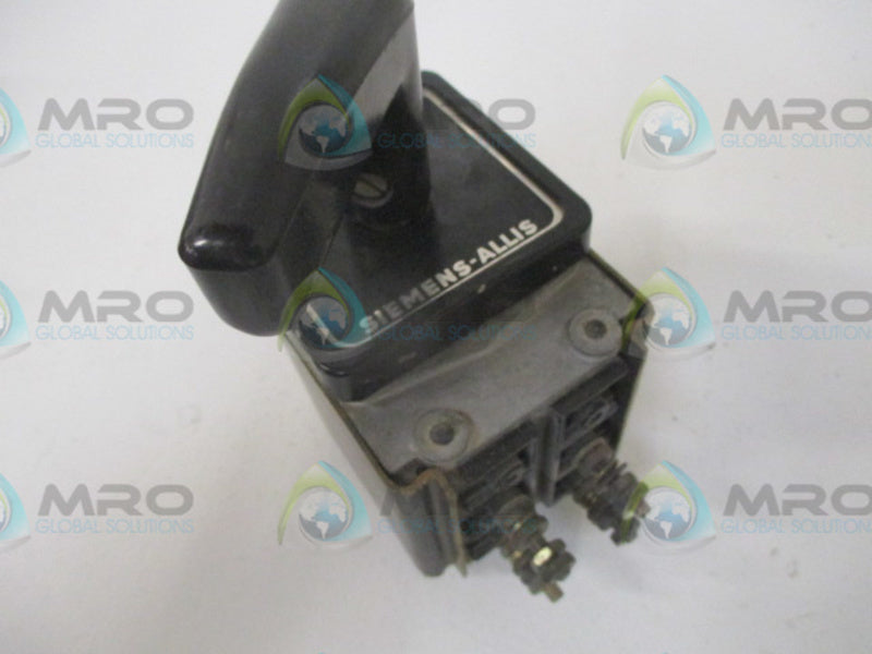 SIEMENS TYPE 210 18-657-911-537 CONTROL SWITCH  UNMP