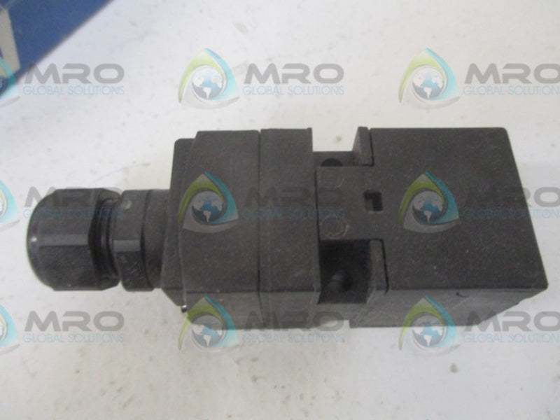 SCHMERSAL AZ 17-11ZI-B6R  KEYED INTERLOCK (AS PICTURED)  NSMP