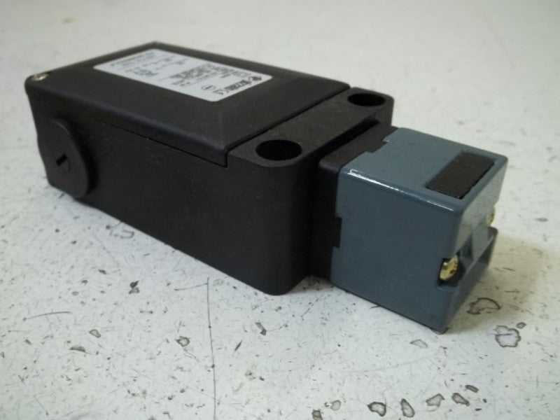 PIZZATO FS 0696E024-F SAFETY SWITCH  NSNP