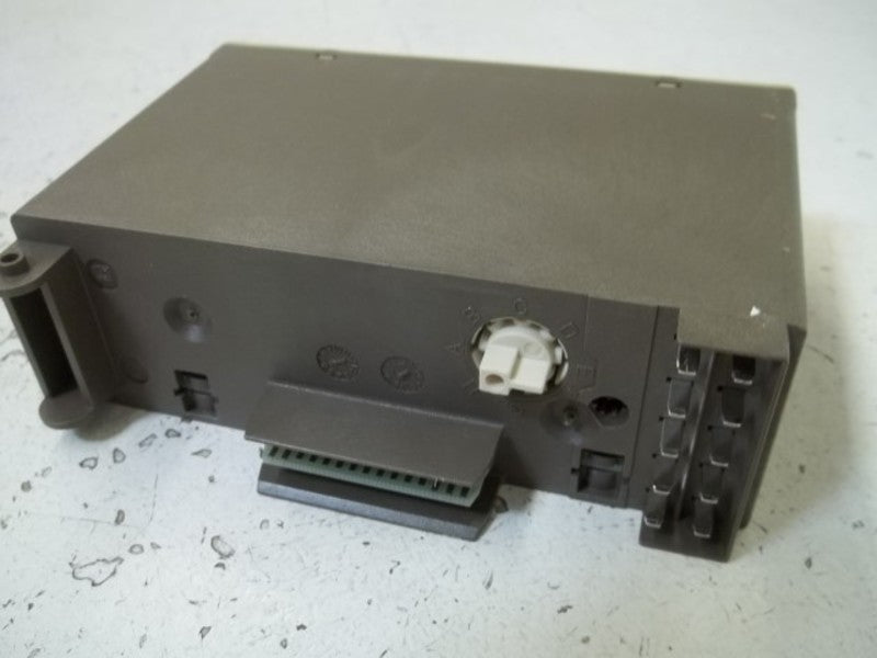 SIEMENS 6ES5 411-8MA11 DIGITAL OUTPUT MODULE  NSMP