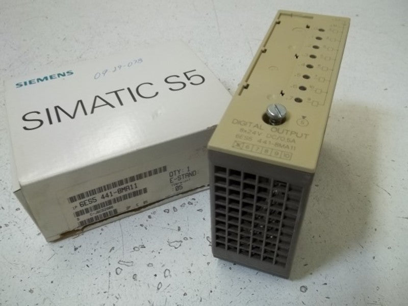 SIEMENS 6ES5 411-8MA11 DIGITAL OUTPUT MODULE  NSMP