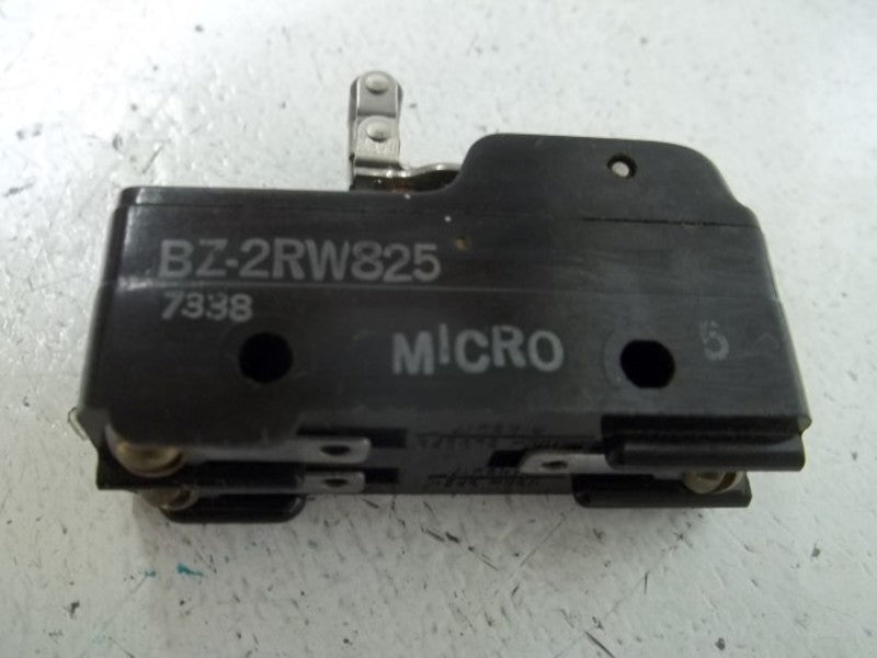 LOT OF 4 MICROSWITCH BZ-2RW825 LIMIT SWITCH UNMP