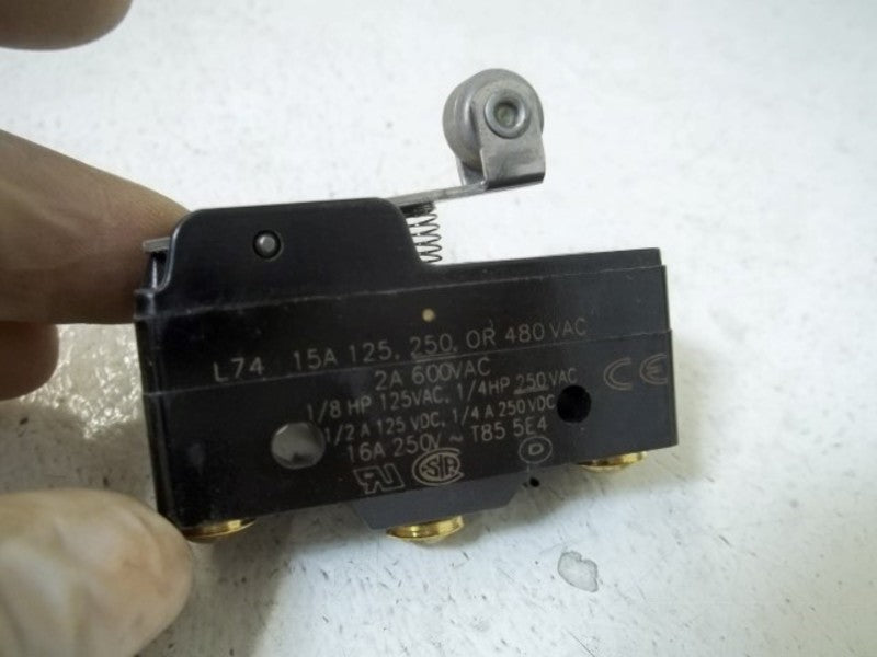 LOT OF 4 MICROSWITCH BZ-2W822-A2 LIMIT SWITCH UNMP