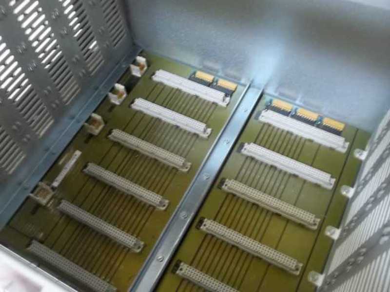 INDRAMAT MTCB02-00 6-SLOT RACK  UNMP