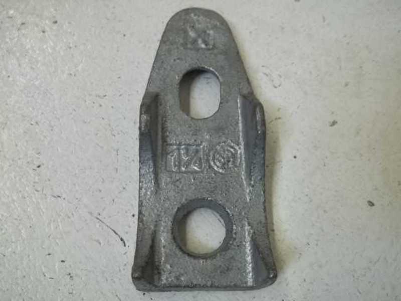 LOT OF 8 APPLETON CLB125M 1-1/4" CONDUIT CLAMP NSNP