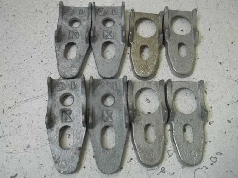 LOT OF 8 APPLETON CLB100M 1" CONDUIT CLAMP NSNP