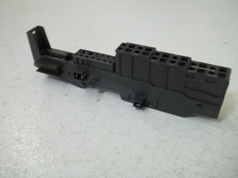 SIEMENS 6ES7 193-4CA50-0AA0 TERMINAL MODULE (1 IN BOX)  NSMP