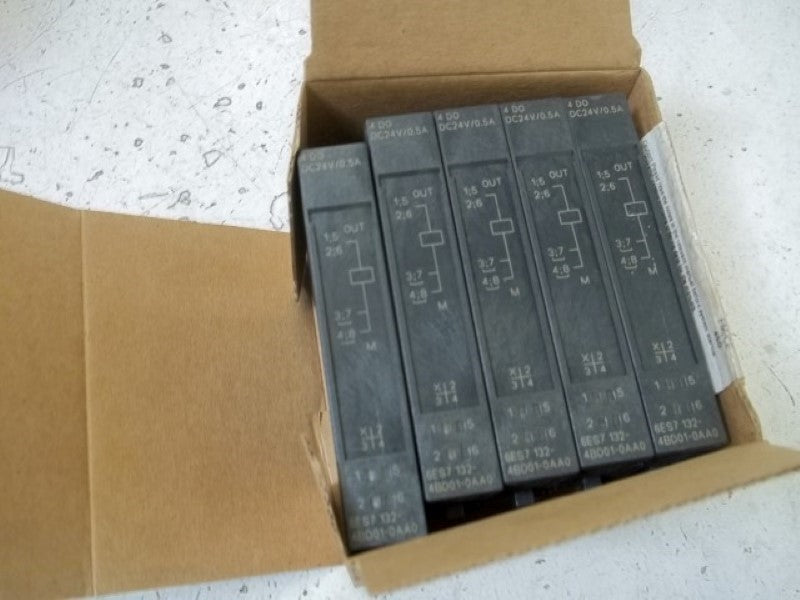 SIEMENS SIMATIC S7 6ES7132-4BD01-0AA0 DIGITAL OUTPUT MODULE  NSNP