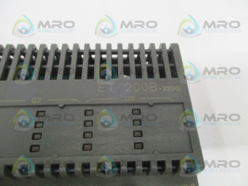 SIEMENS SIMATIC S7 6ES7132-0BL01-0XB0 DIGITAL OUTPUT MODULE  UNMP