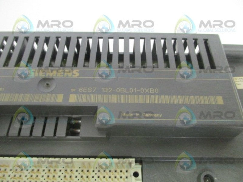 SIEMENS SIMATIC S7 6ES7132-0BL01-0XB0 DIGITAL OUTPUT MODULE  UNMP