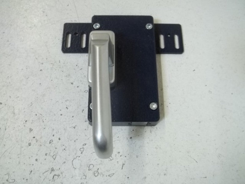 SCHMERSAL AZ 16-STS30-07 OUTSIDE DOOR HANDLE  NSMP