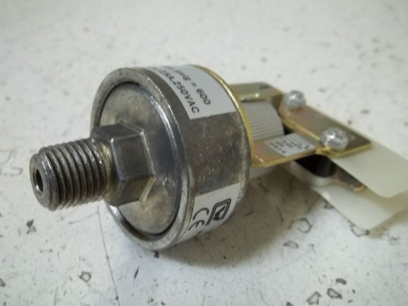 WHITMAN 68060-06 MODEL P88G-4-C15TS PRESSURE SWITCH 3-40PSI  NSMP