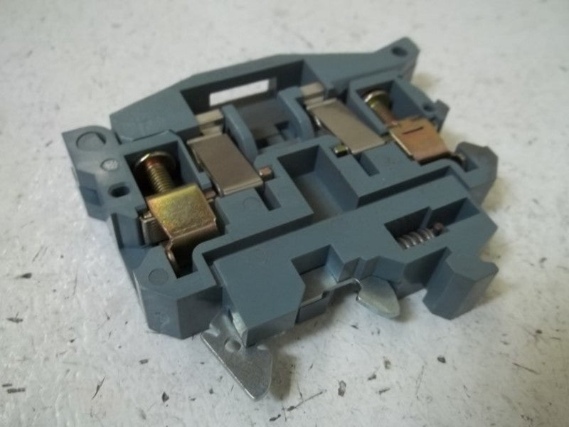 LOT OF 8 ENTRELEC 111 043 15 TERMINAL BLOCK NSMP