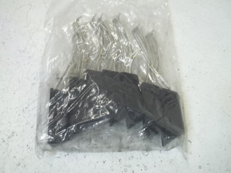 LOT OF 7 CARBON PRODUCTS 10-101532-772-2-08 BRUSH CARBON NSNP IN A BAG