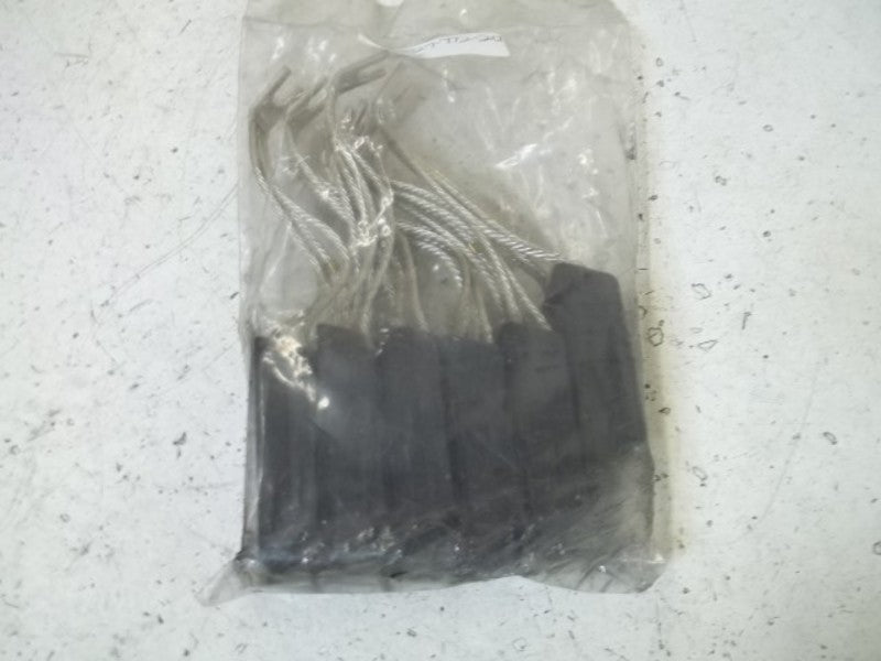 LOT OF 6 CARBON PRODUCTS 25-751527-772-2-01 BRUSH CARBON NSNP IN A BAG