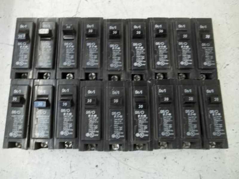 LOT OF 18 EATON BR130 CIRCUIT BREAKER UNMP