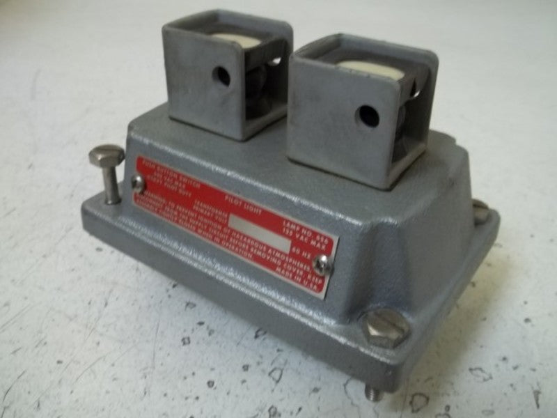CROUSE-HINDS EDS2190 8/00 PUSHBUTTON SWITCH EXPLOSION PROOF  NSNP