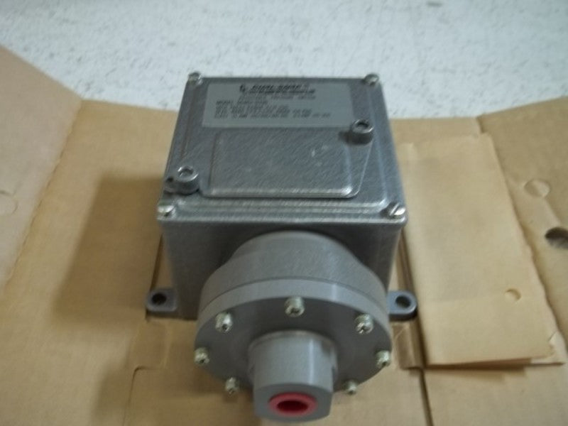 CCS 604G1-533S ADJUSTABLE PRESSURE SWITCH  NSMP