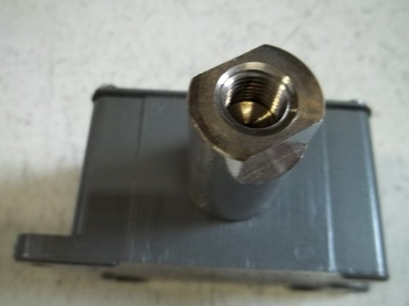 UNITED ELECTRIC J6-23096016 PRESSURE SWITCH 0-100PSI 760 KPA  NSMP