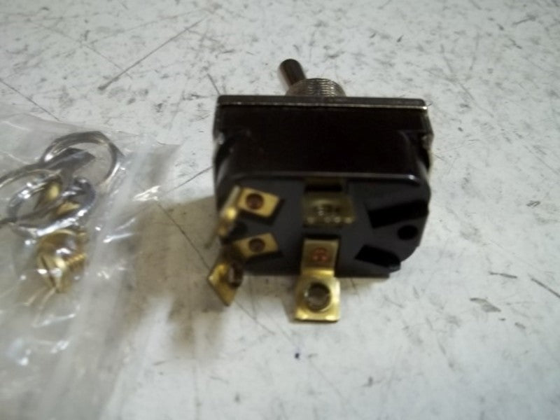 MC GILL E103-004 TOGGLE SWITCH  NSNP