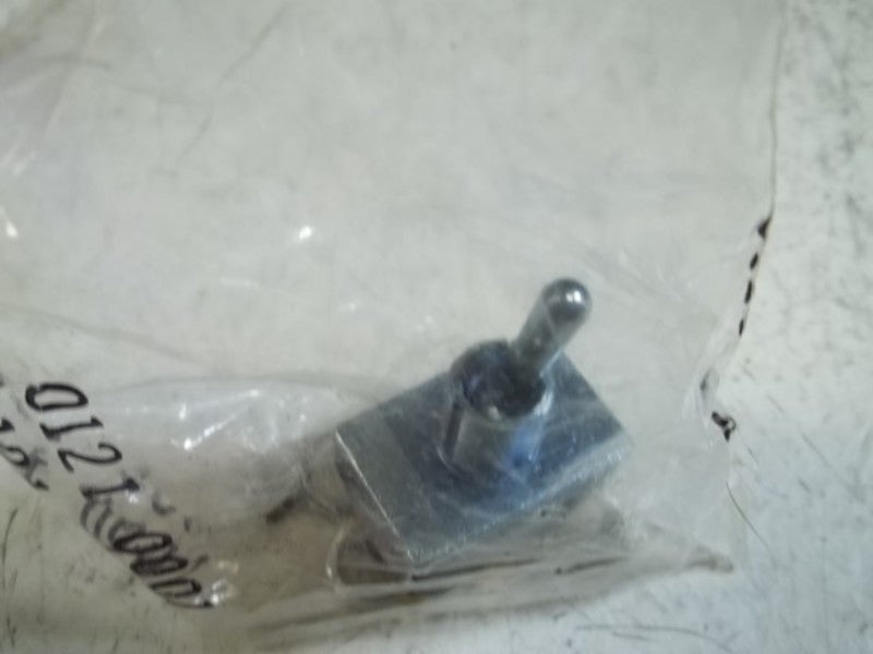 MASTER 0212-0001 TOGGLE SWITCH  NSNP IN BAG