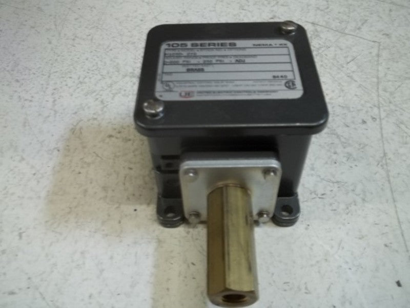 UNITED ELECTRIC H105D-270 PRESSURE SWITCH 0-200 PSI  NSMP