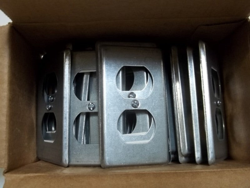 LOT OF 25 THOMAS & BETTS 58C7 BOX COVER NSMP