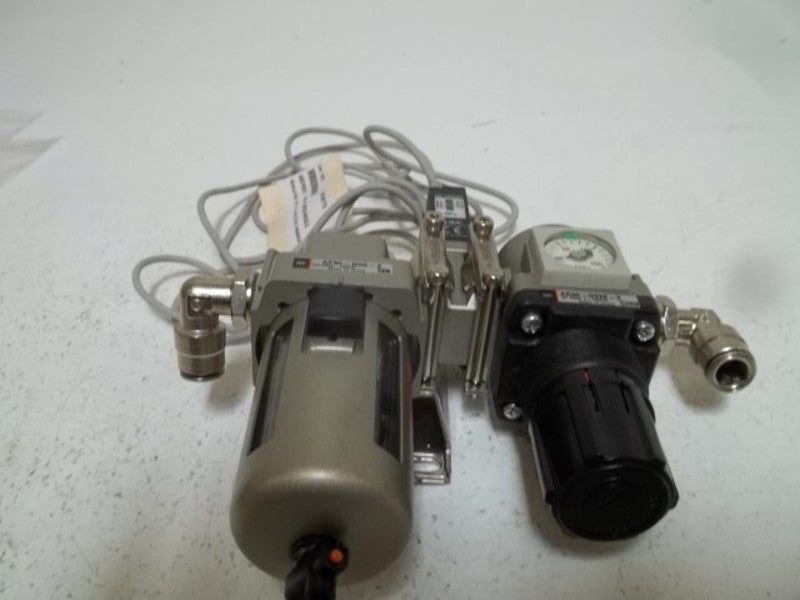SMC AF30-N03-Z WITH AR30-N03E-Z PNEUMATIC FILTER REGULATOR  UNMP