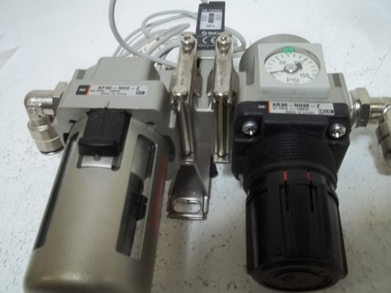 SMC AF30-N03-Z WITH AR30-N03E-Z PNEUMATIC FILTER REGULATOR  UNMP