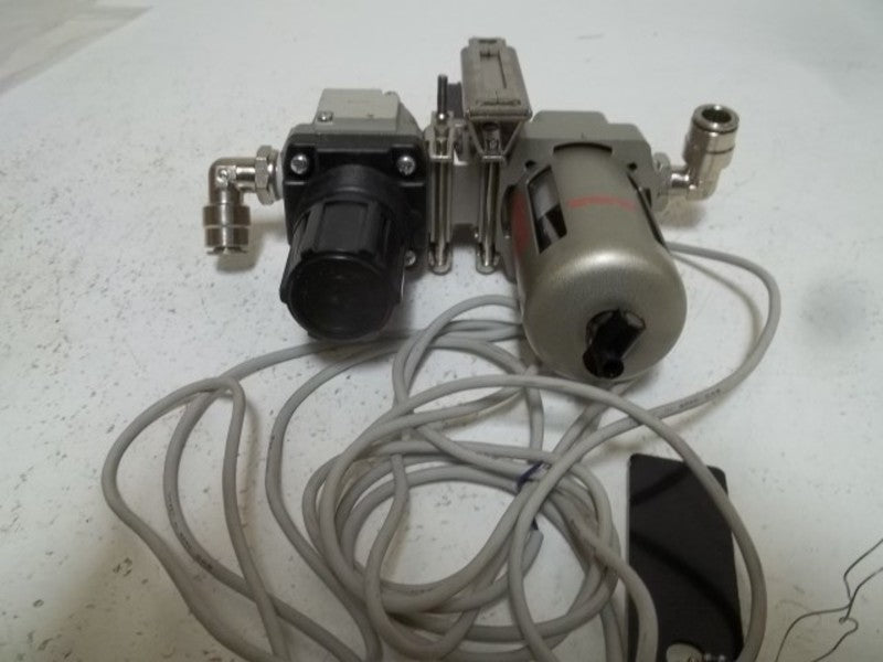 SMC AF30-N03-Z WITH AR30-N03E-Z PNEUMATIC FILTER REGULATOR  UNMP