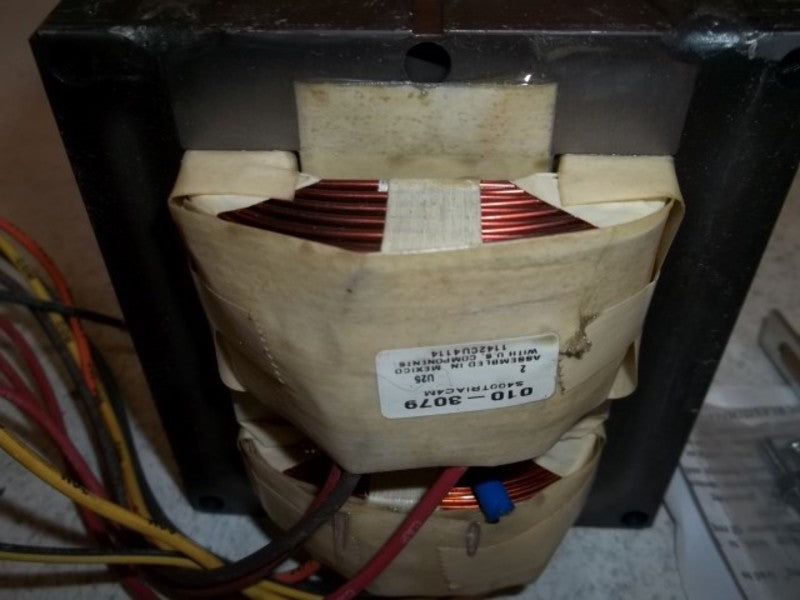 UNIVERSAL S400TR1AC4M AUTOTRANSFORMER  NSMP